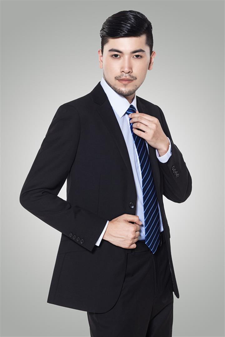 钟亮 创始人 & 执行董事